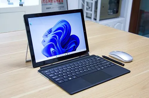 Tablet PC S Klávesnicí
